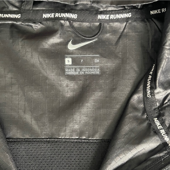 Nike Running Jacket - Picture 6 of 9